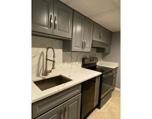 Property Photo:  466 Commonwealth Ave 503  MA 02215 