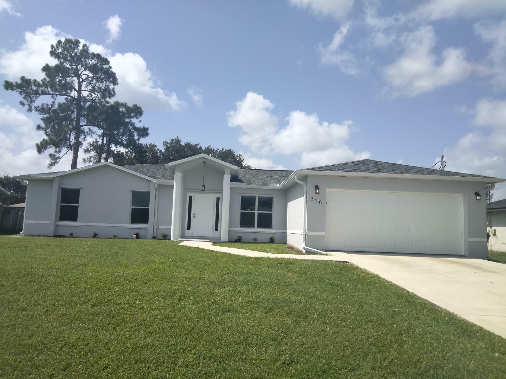 Property Photo:  556 NW Lincoln Avenue  FL 34983 