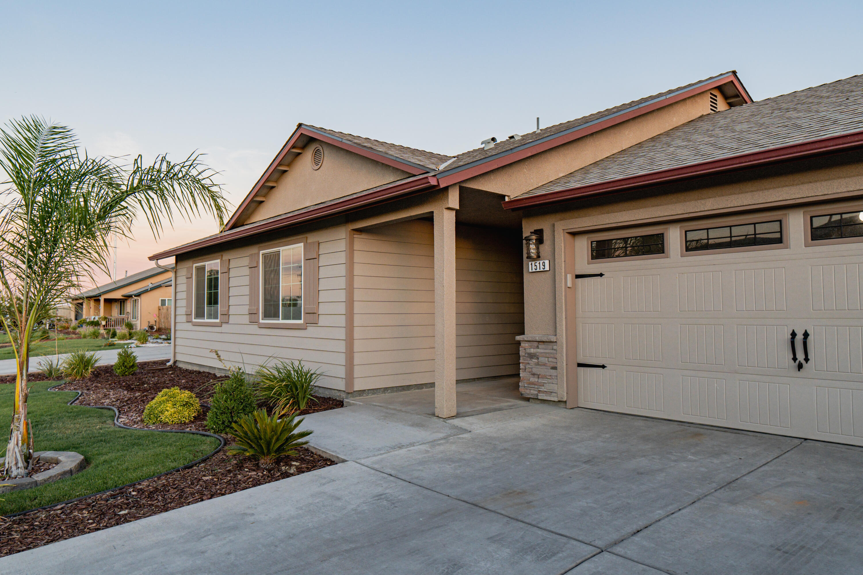 Property Photo: 1519 Apperson Court CA 93212