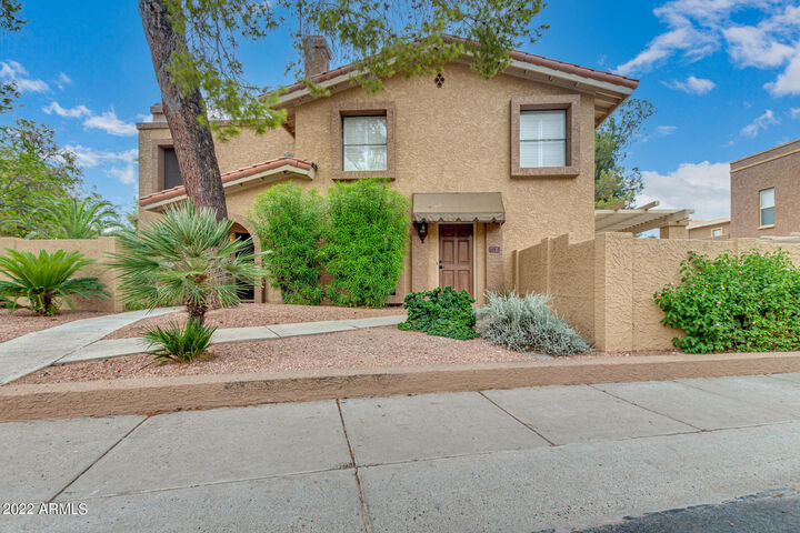 Property Photo: 1108 E North Lane 3 AZ 85020