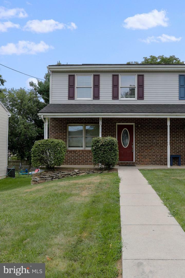 Property Photo:  306 E 12th Avenue B  WV 25438 