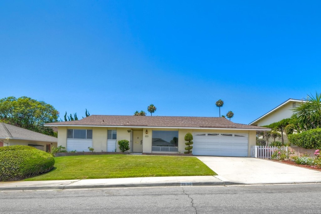 Property Photo:  1721 La Flora Drive  CA 92078 