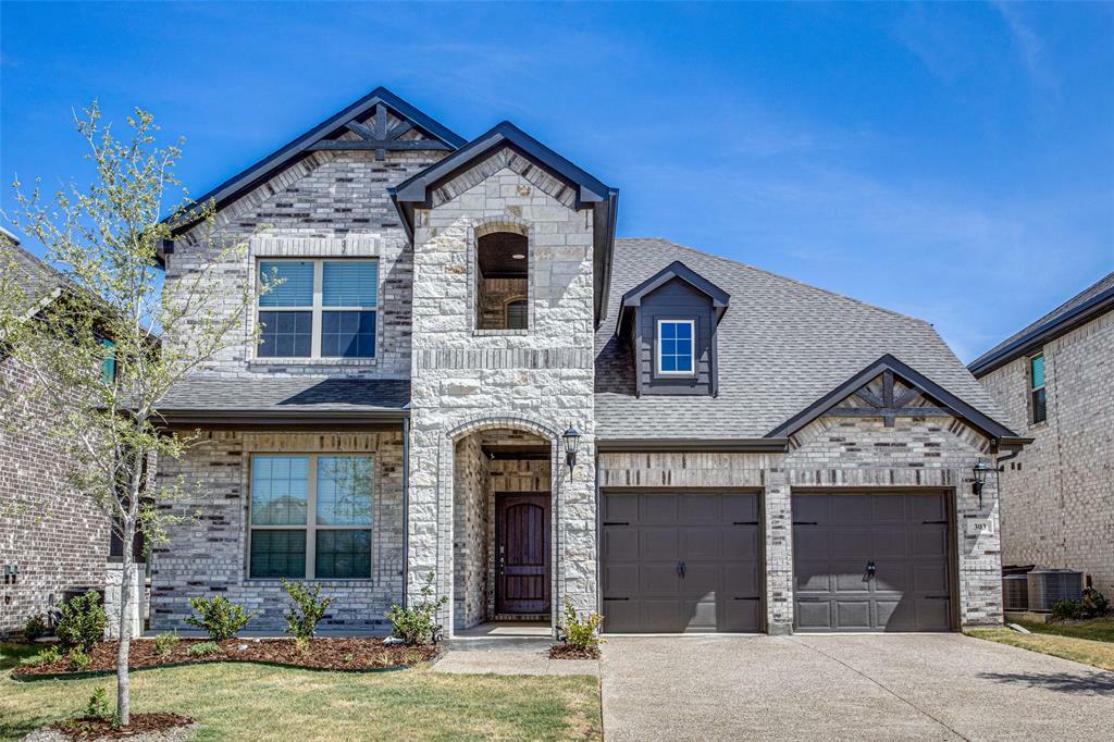 Property Photo:  303 Crescent Avenue  TX 75454 