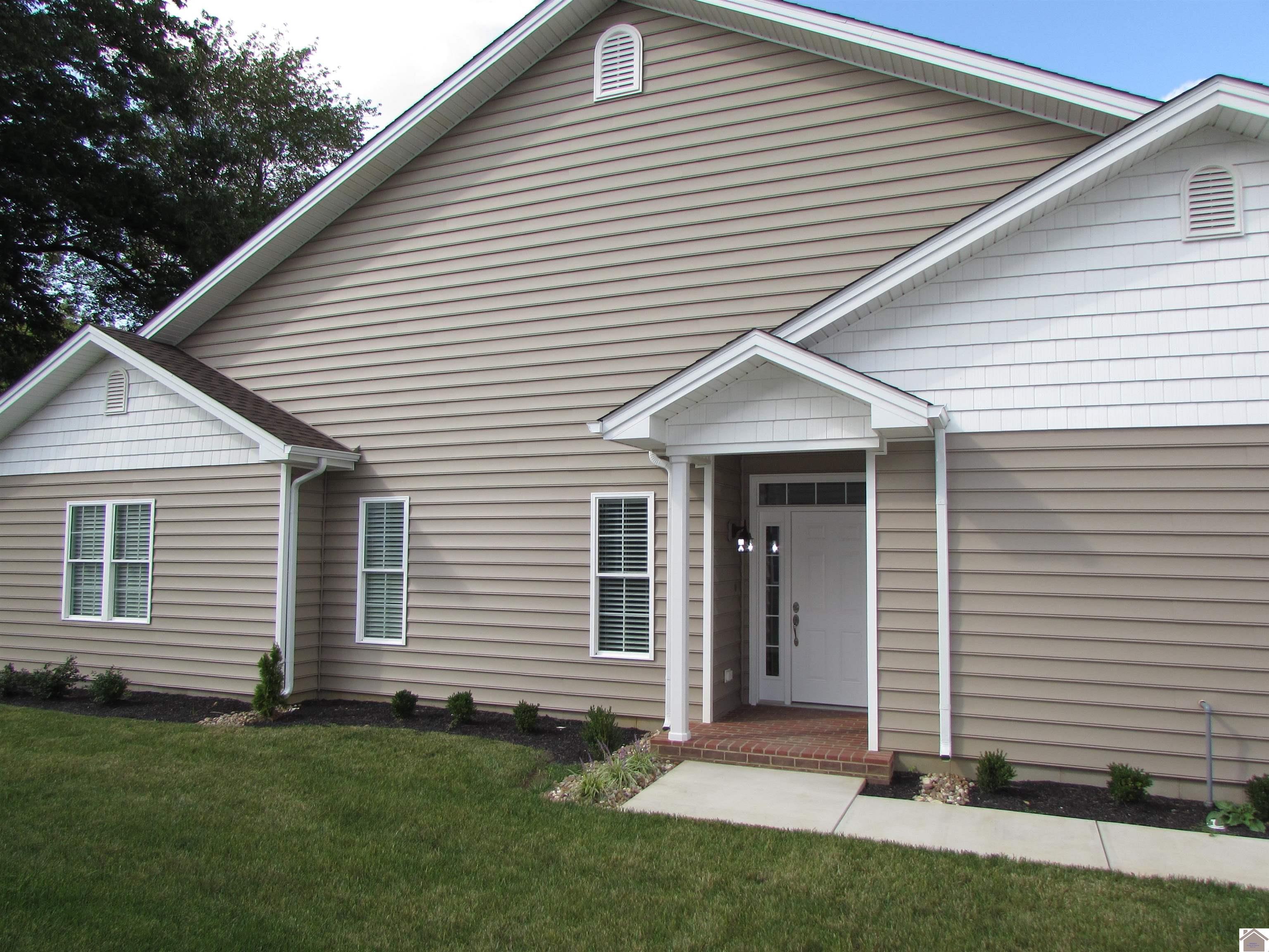 Property Photo: 357 Villa Ridge Dr KY 42003-9999