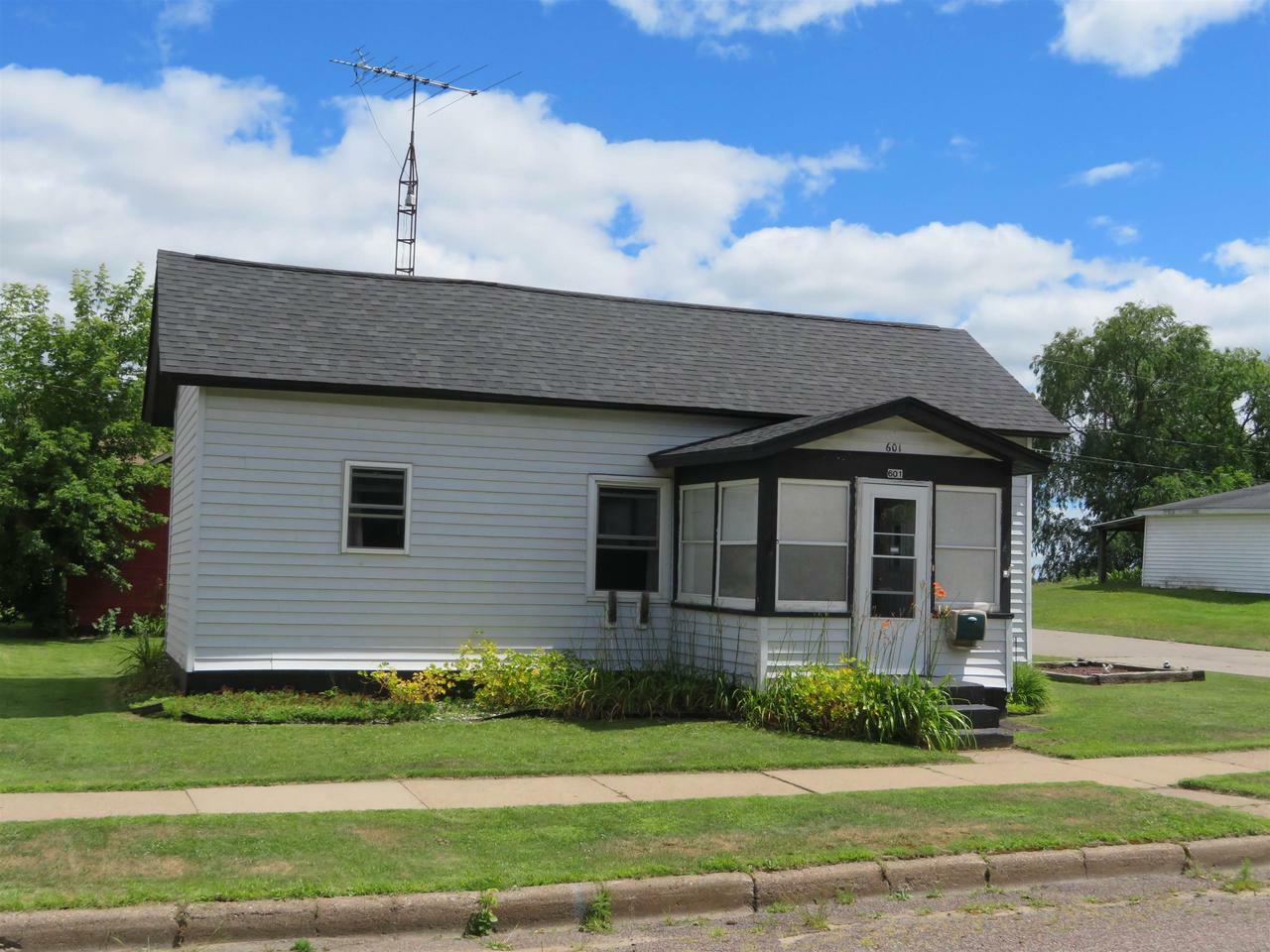 Property Photo:  601 East Street  WI 54452 