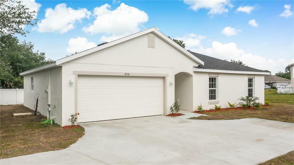 Property Photo: 530 Bristol Circle FL 34758