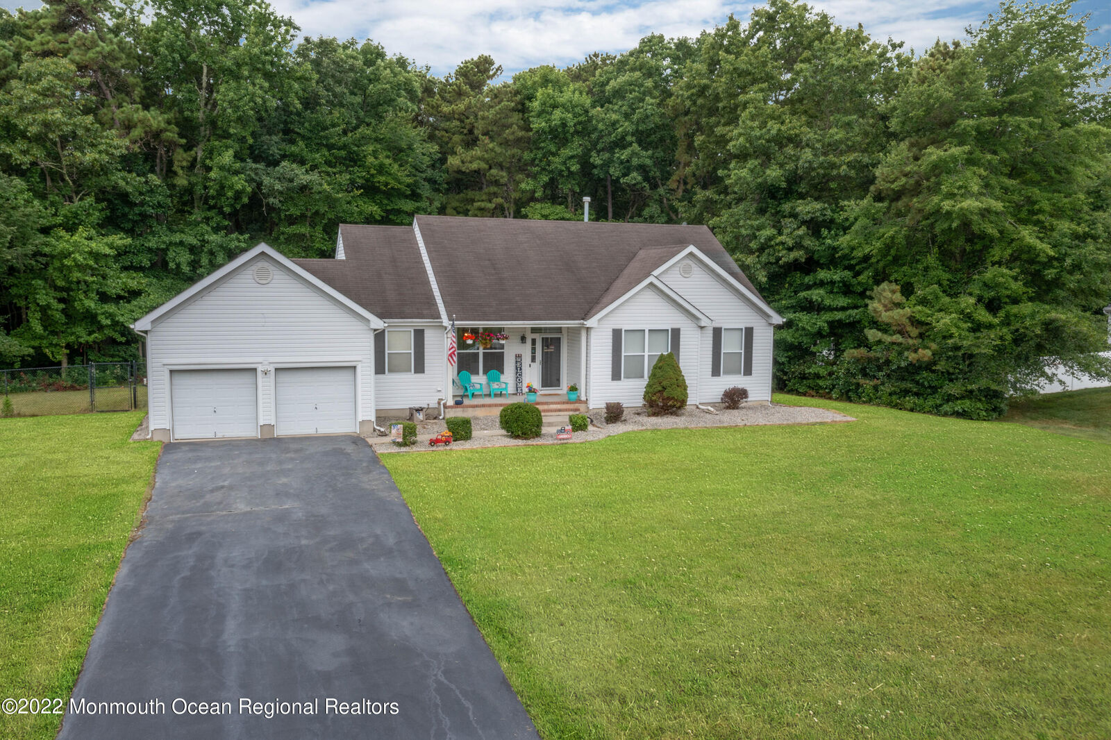 Property Photo:  22 Goldfinch Road  NJ 08527 