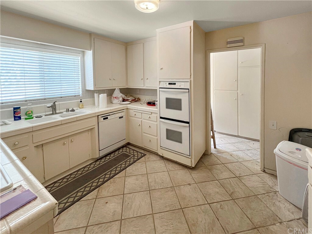 Property Photo:  1341 Carmela Lane  CA 90631 