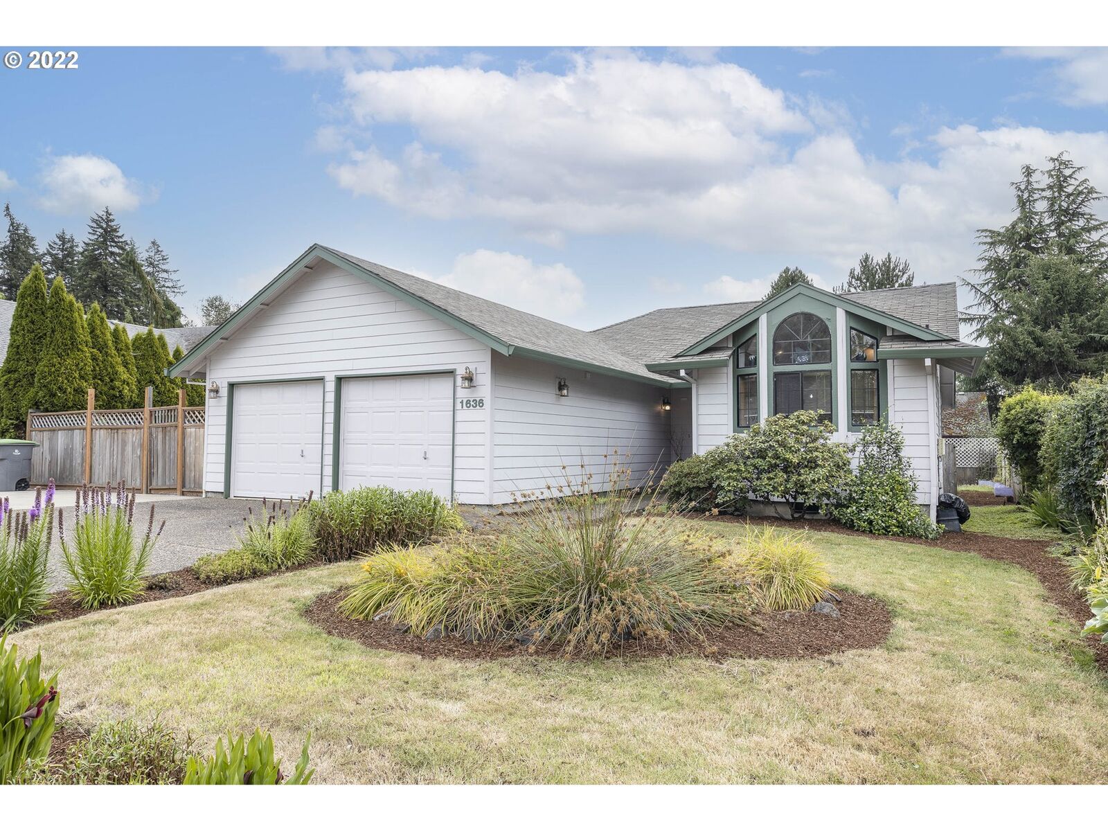 Property Photo:  1636 SW Goucher St  OR 97128 