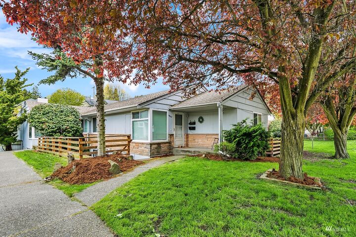 Property Photo: 4845 Fauntleroy Way SW WA 98116