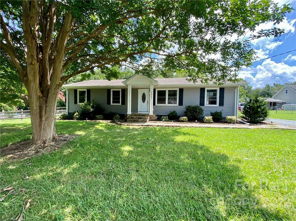 Property Photo: 5435 Chicopee Drive NC 28227