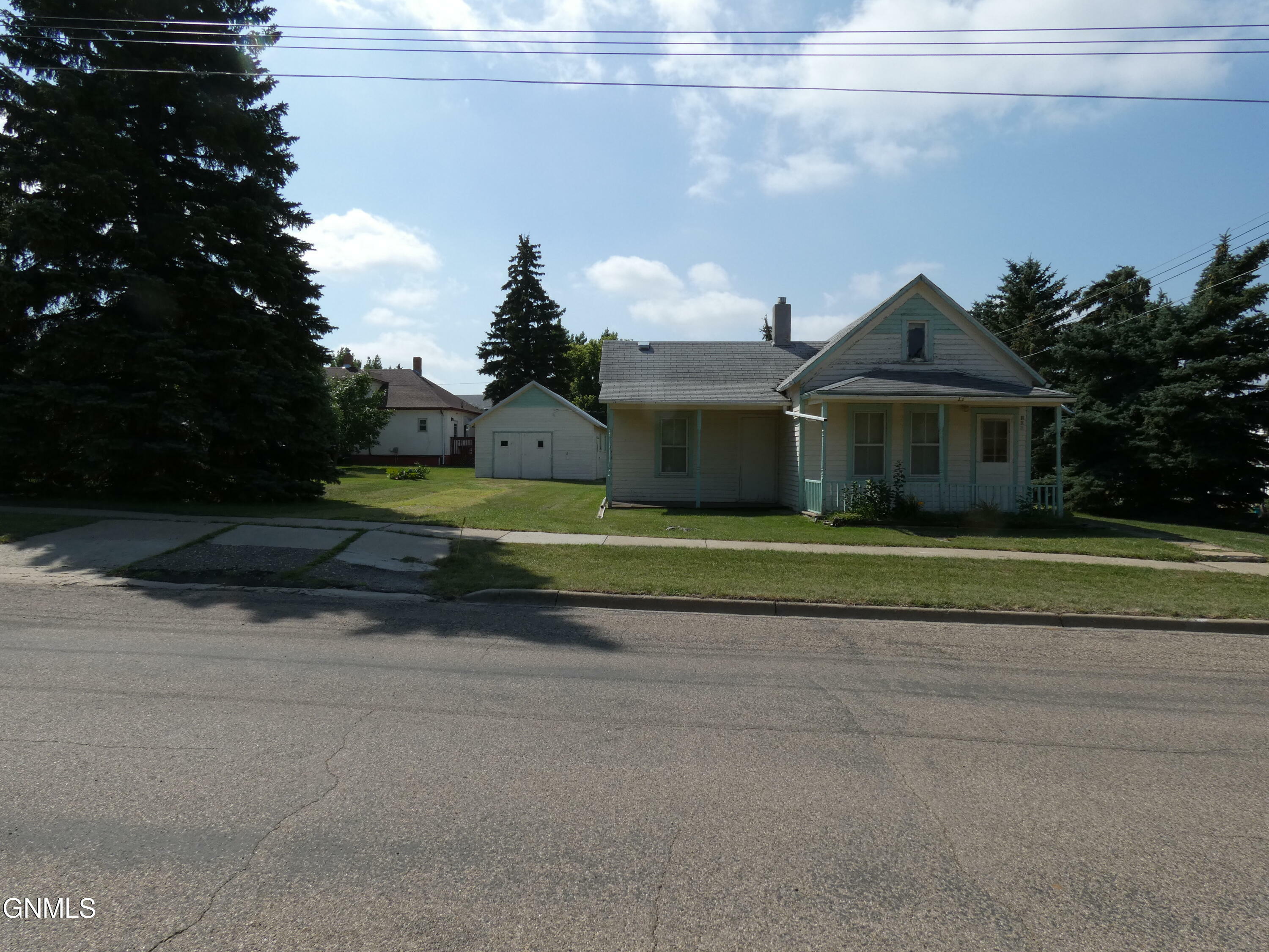 Property Photo:  103 Cedar Avenue  ND 58563 