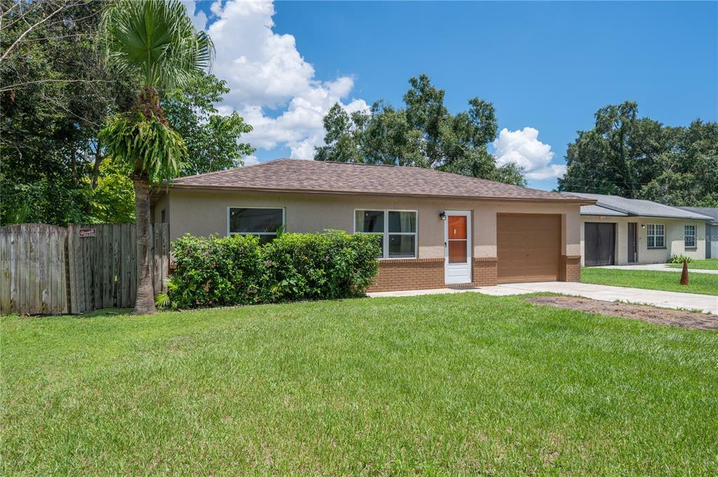 Property Photo:  1110 Waterview Boulevard E  FL 33801 