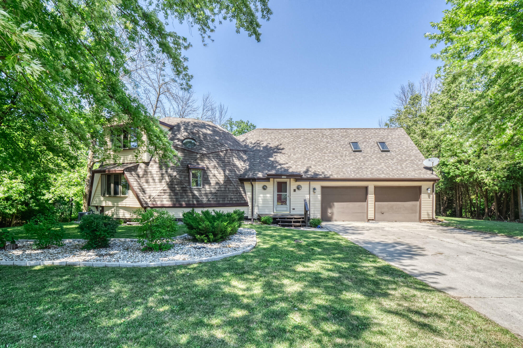 Property Photo: 3625 N 20th Pl WI 53083