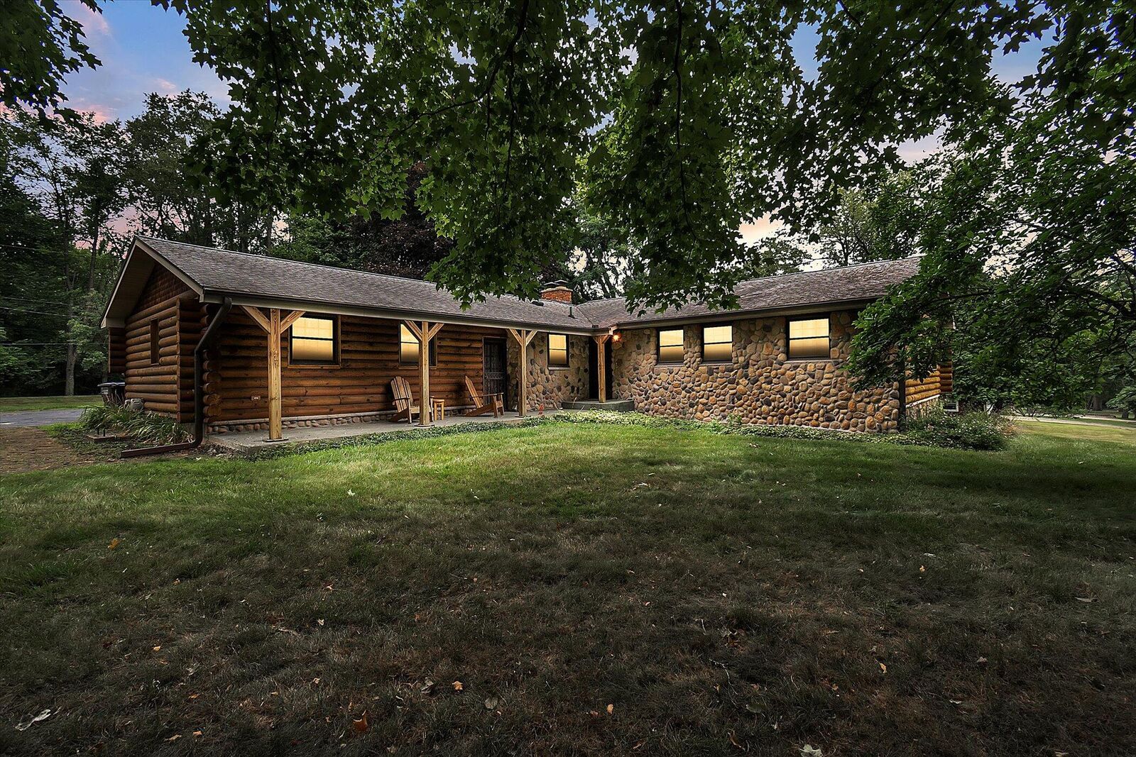 Property Photo:  2933 Robinson Road  MI 49203 