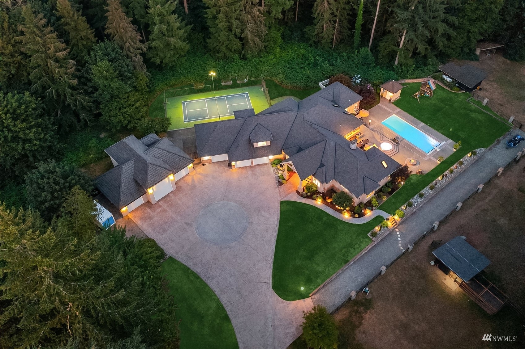 Property Photo:  25437 SE 212th Street  WA 98038 