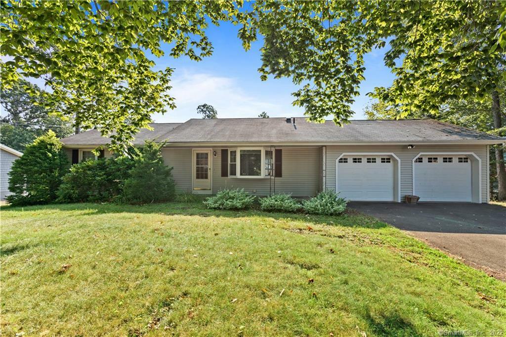 Property Photo: 19 Stratton Court CT 06518