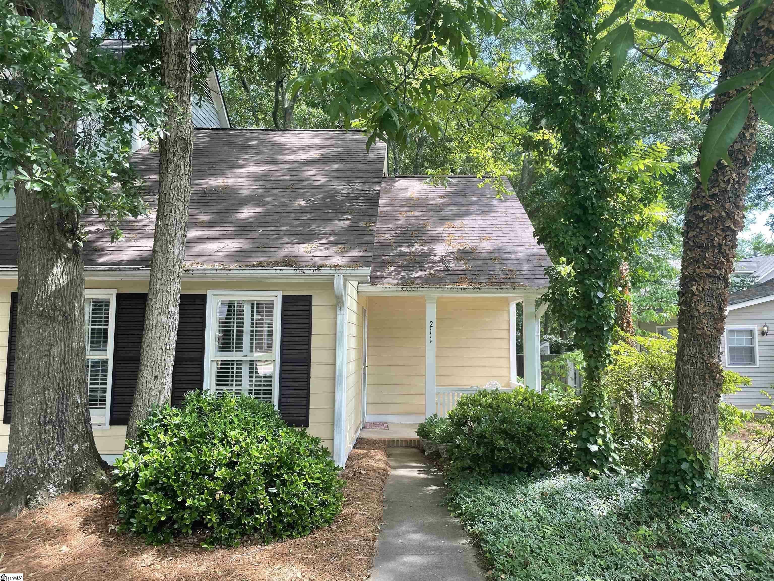 Property Photo:  211 Woodburn Club Road  SC 29302 