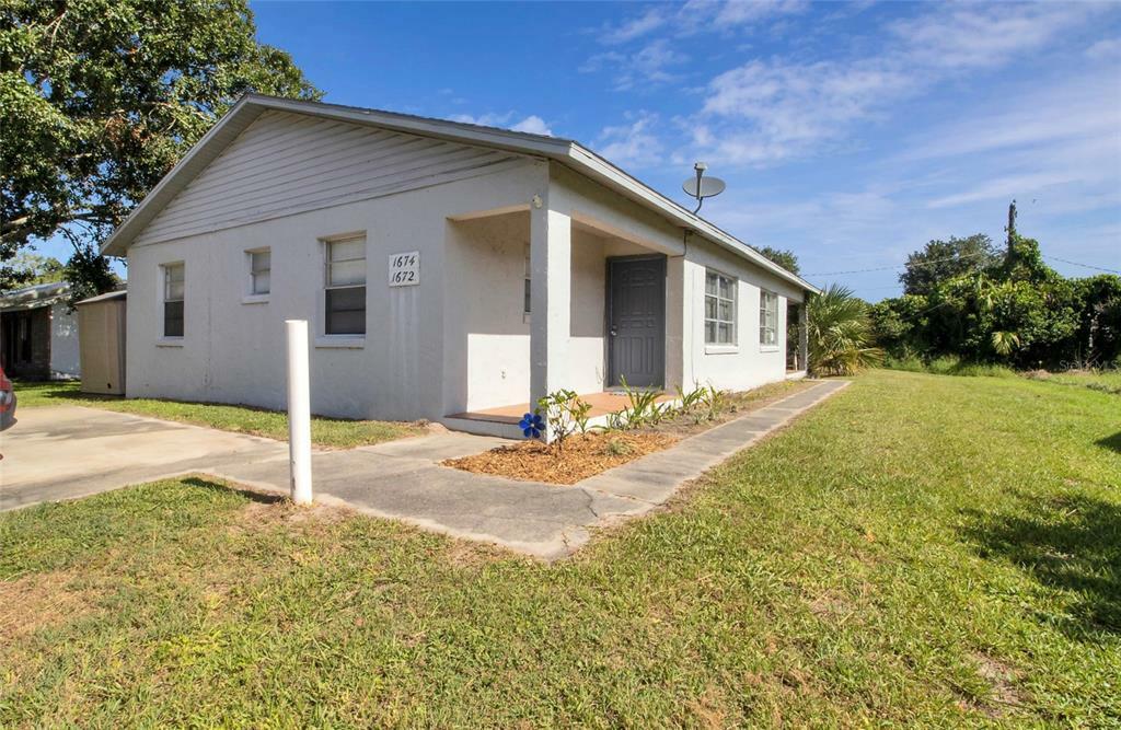 Property Photo:  1674 NE Floridian Circle  FL 34266 