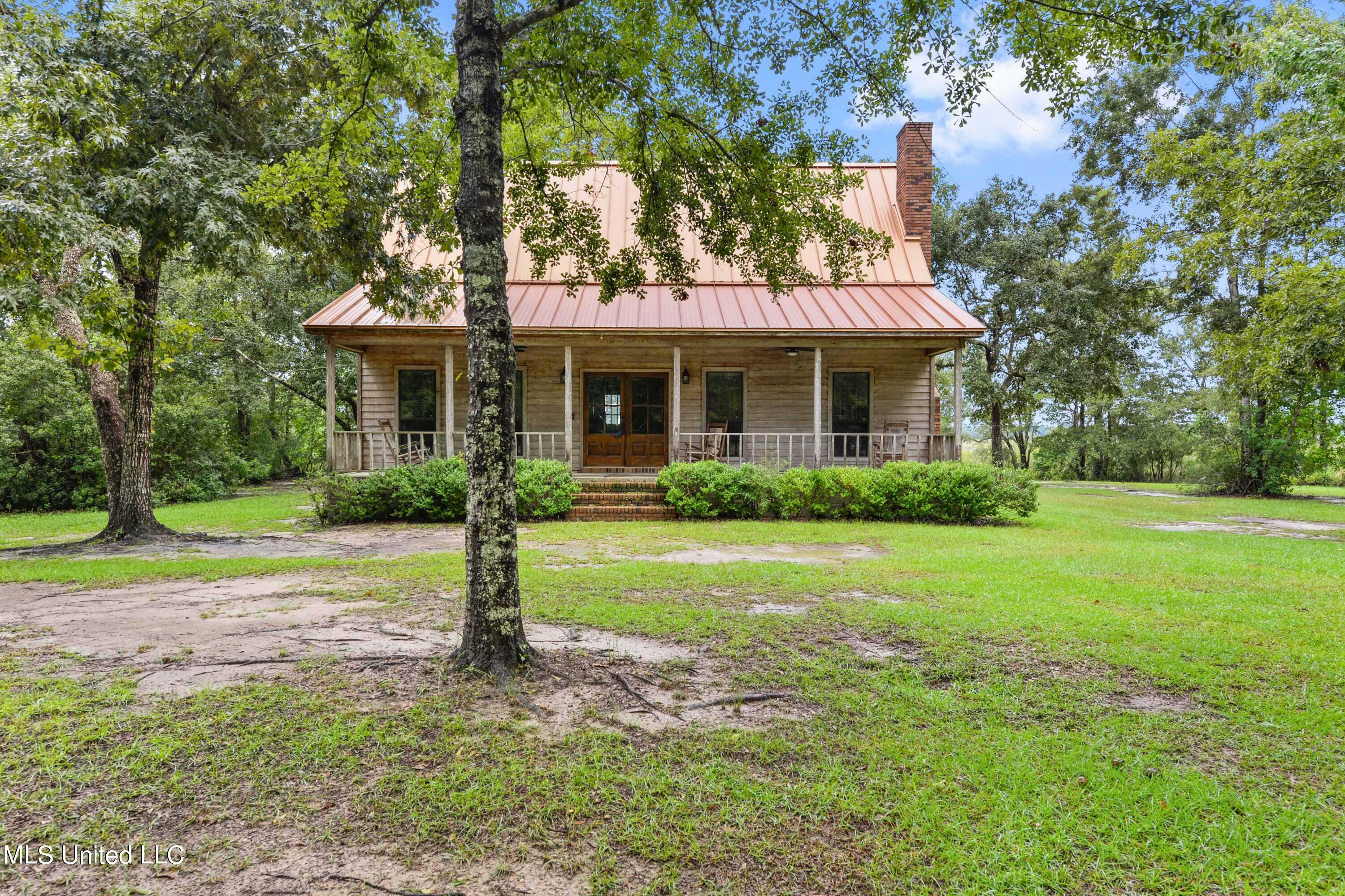 Property Photo:  24420 Arcadia Farm Road  MS 39571 