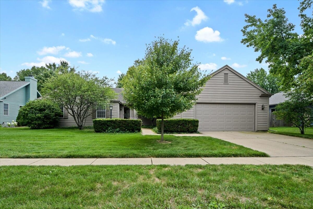 Property Photo:  1728 Lakeside Drive  IL 61821 