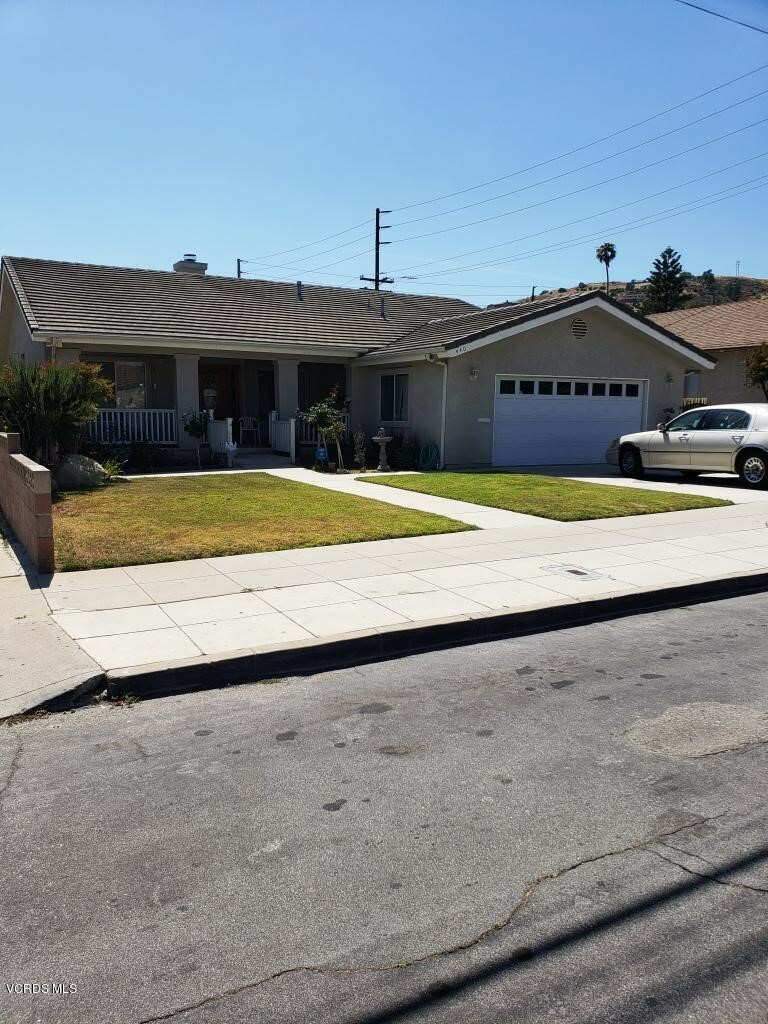 Property Photo:  440 N Oak Street  CA 93060 