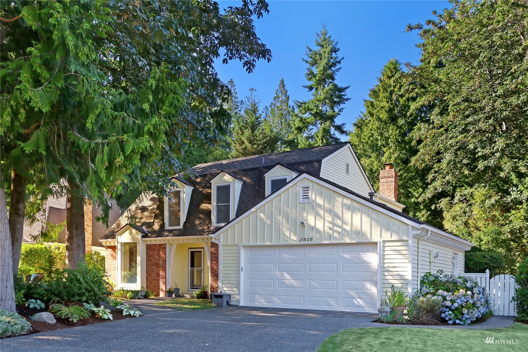 Property Photo:  21620 NE 22nd Street  WA 98074 