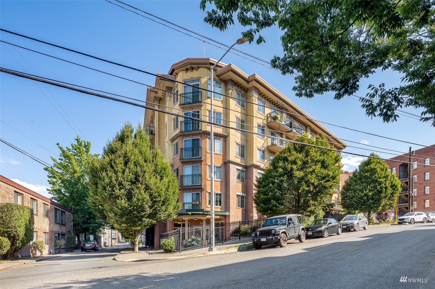 Property Photo:  700 E Denny Way 409  WA 98122 