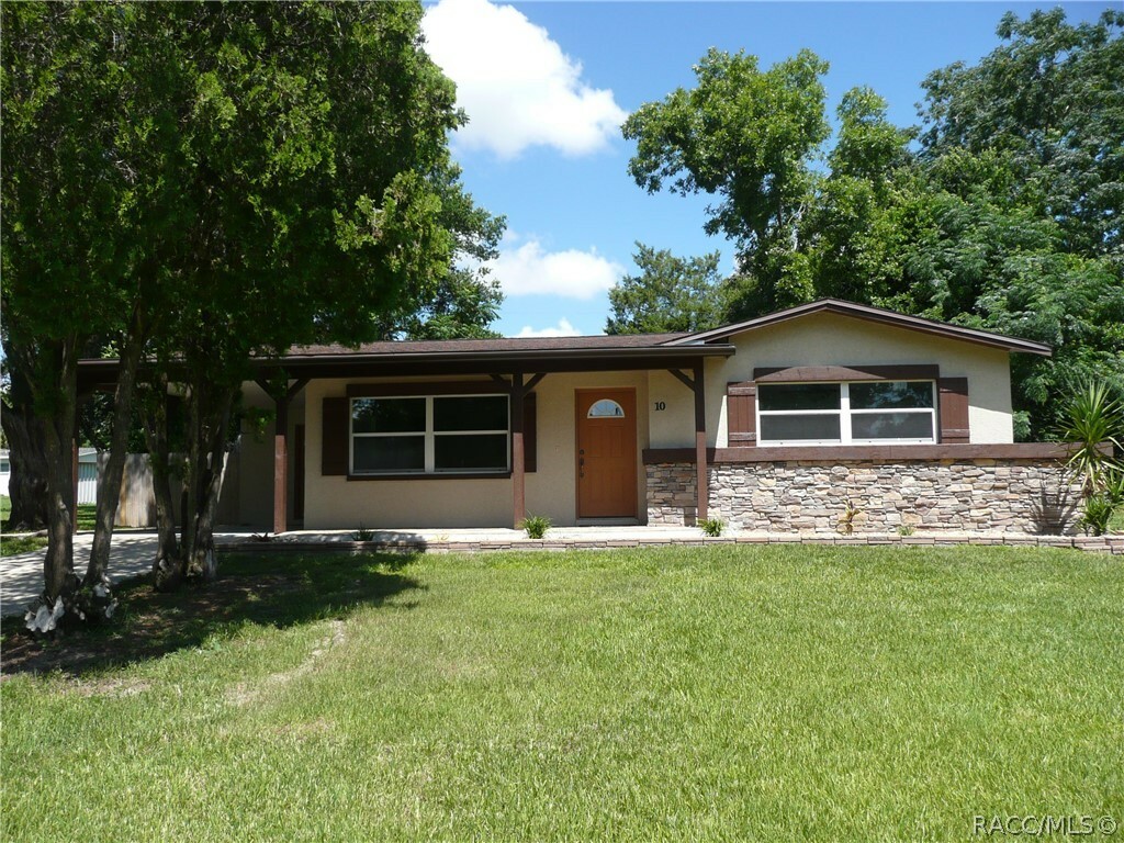 Property Photo:  10 S Osceola Street  FL 34465 