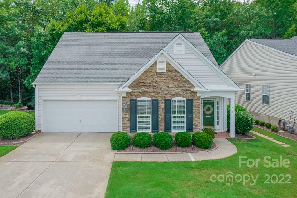 Property Photo: 9238 Elrose Place NC 28277