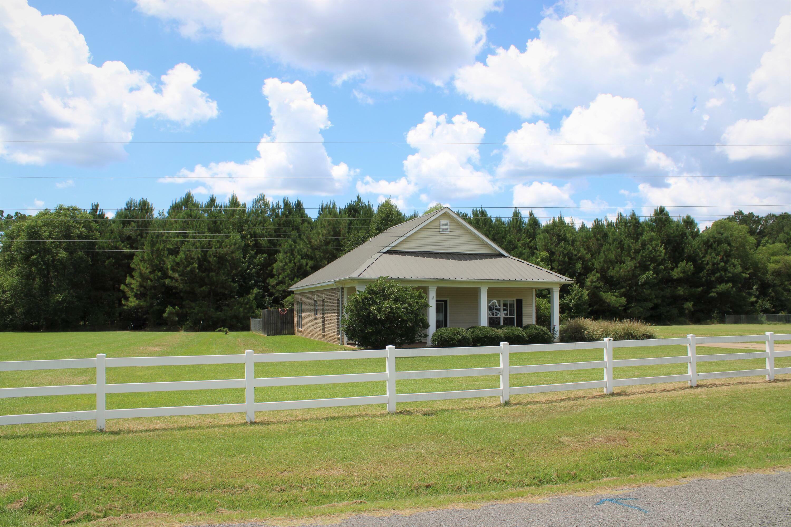 Property Photo: 4141 Longview-Adaton Rd MS 39759