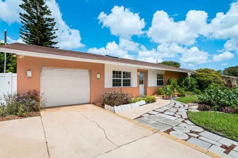 Property Photo:  1727 Valencia Drive W  FL 33778 