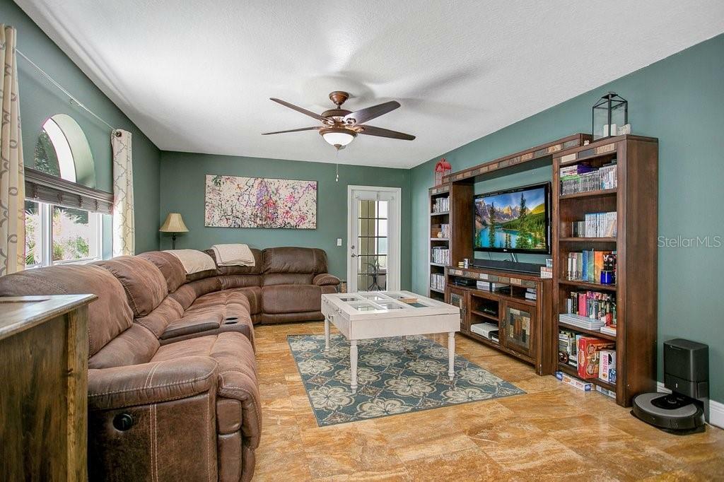 Property Photo:  1306 Hawks Nest Ave  FL 34736 