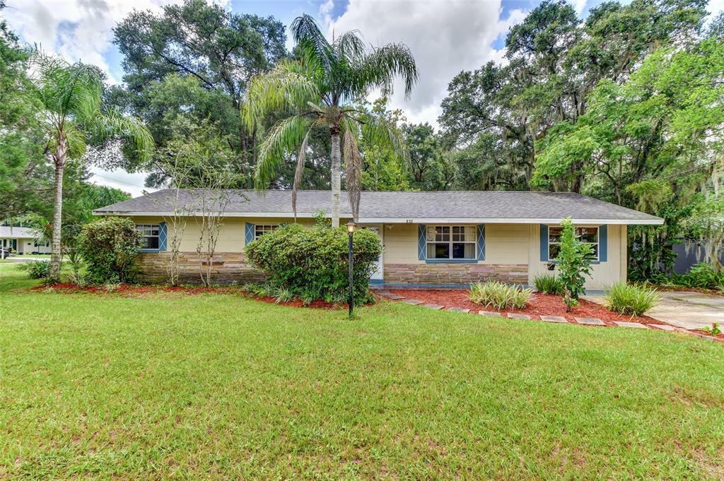 Property Photo:  820 E Wisconsin Avenue  FL 32724 