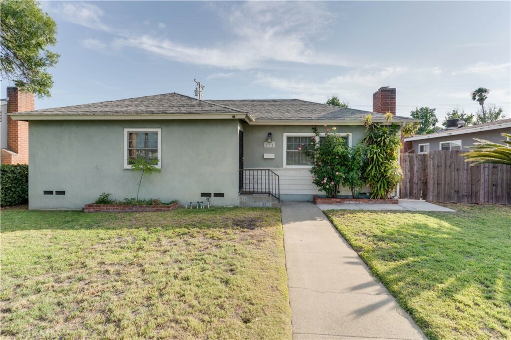 Property Photo:  272 E La Verne Avenue  CA 91767 