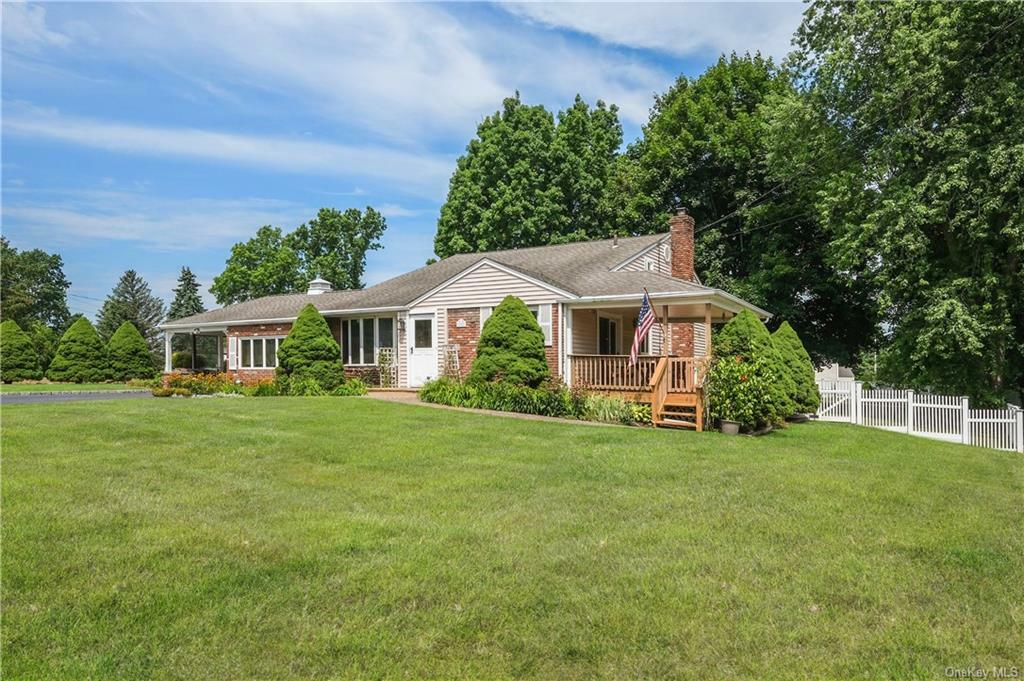 Property Photo:  252 Fox Croft Lane  NY 10598 