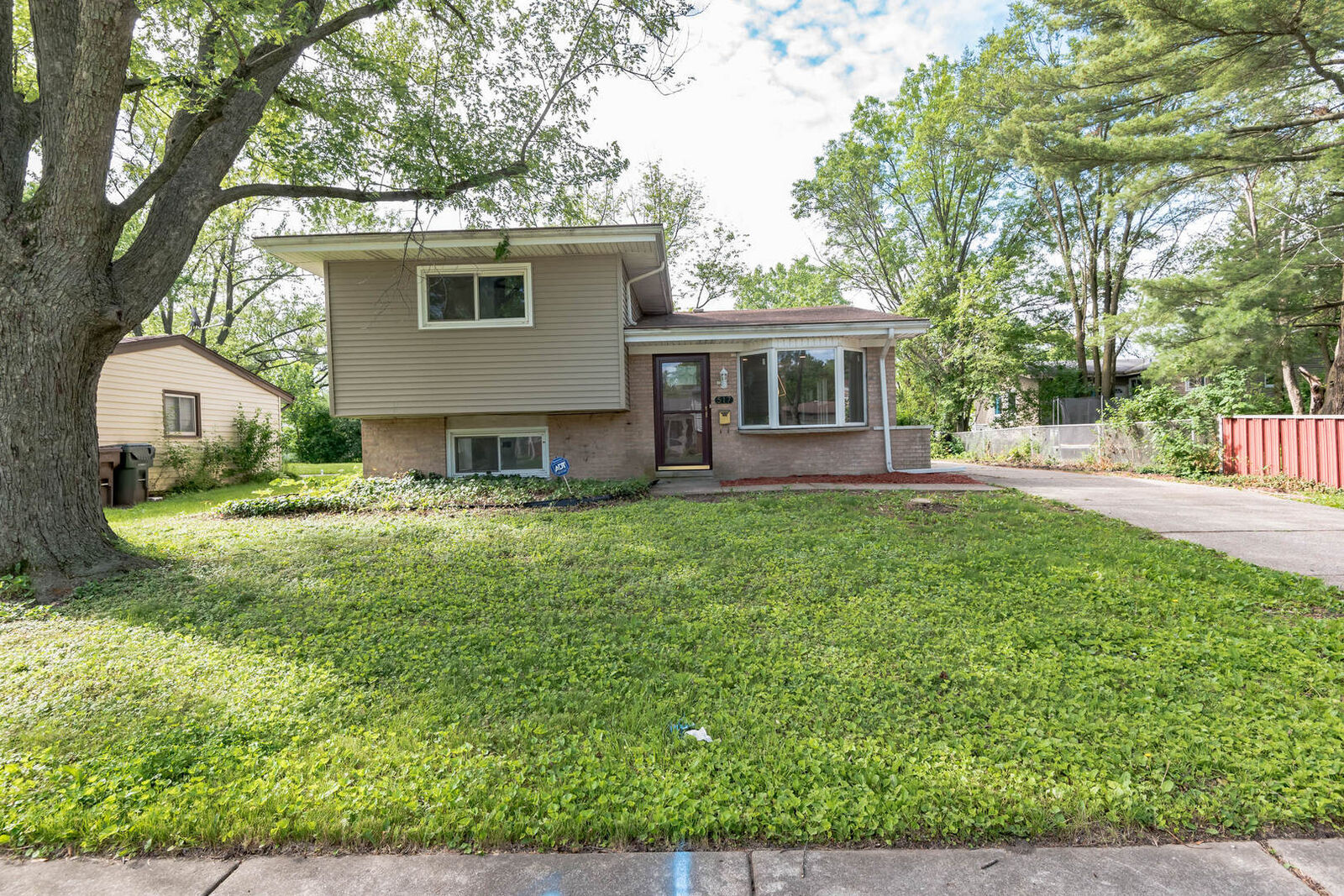 Property Photo: 517 Antietam Street IL 60466