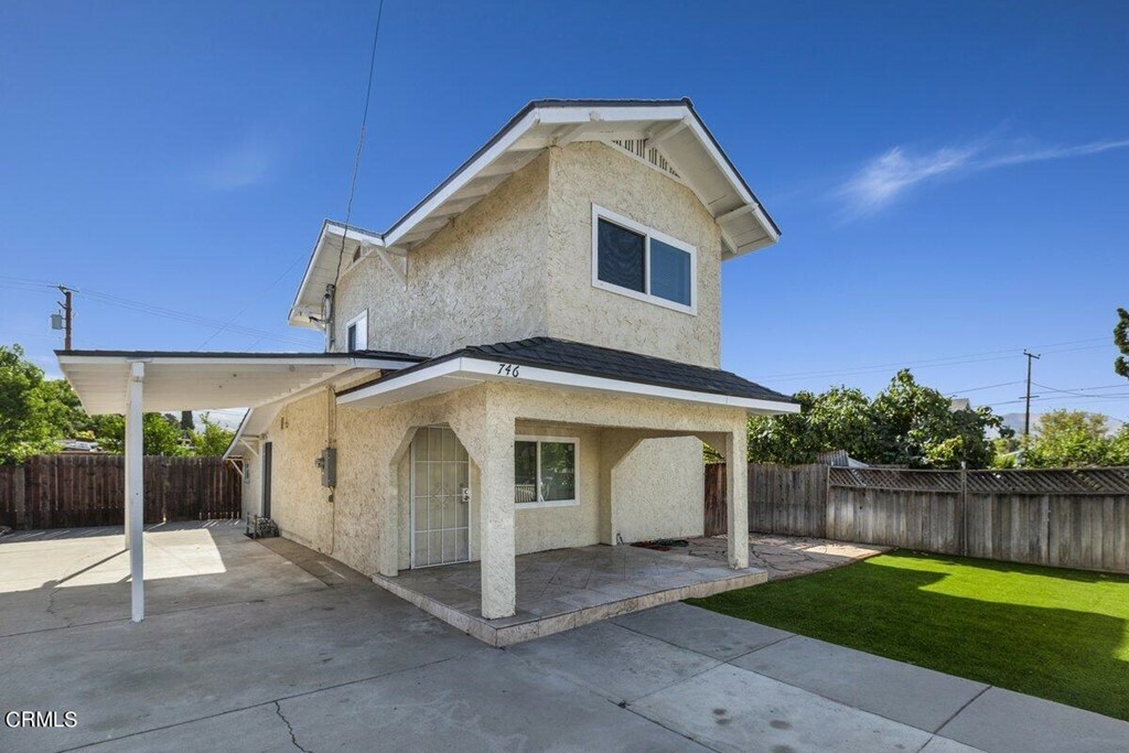 Property Photo:  746 B Street  CA 93015 