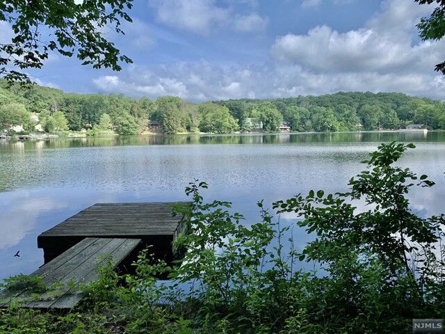 Property Photo:  23 Mary Street  NJ 07480 