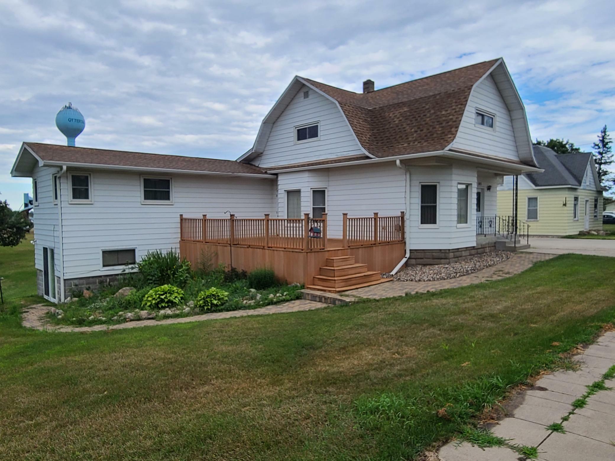 Property Photo: 105 Lake Avenue S MN 56571