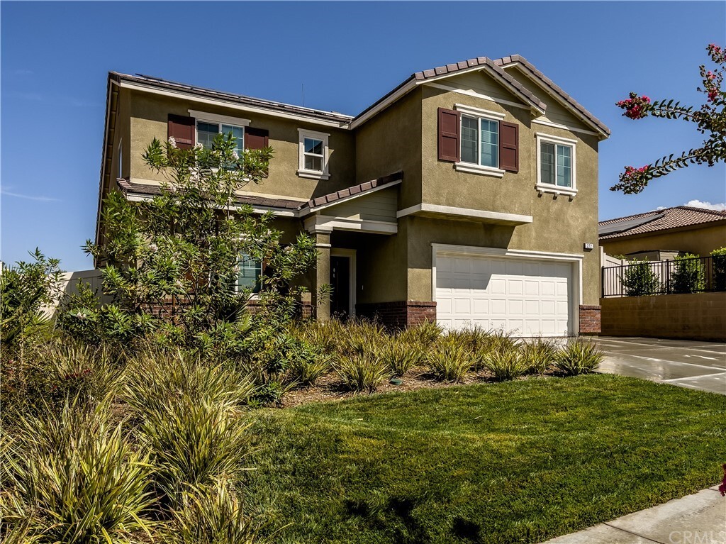 Property Photo: 272 Country Club Drive CA 92320