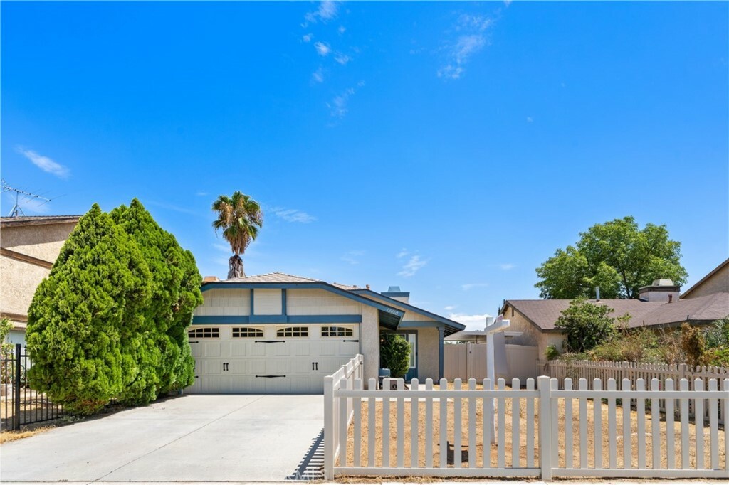 Property Photo:  13460 Cavandish Lane  CA 92553 