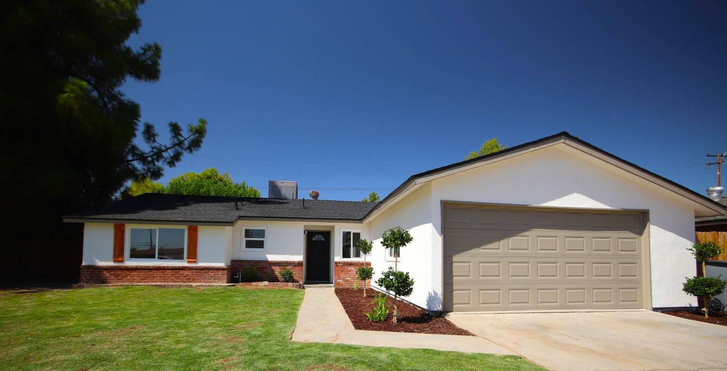 Property Photo:  4177 E Hampton Way  CA 93726 