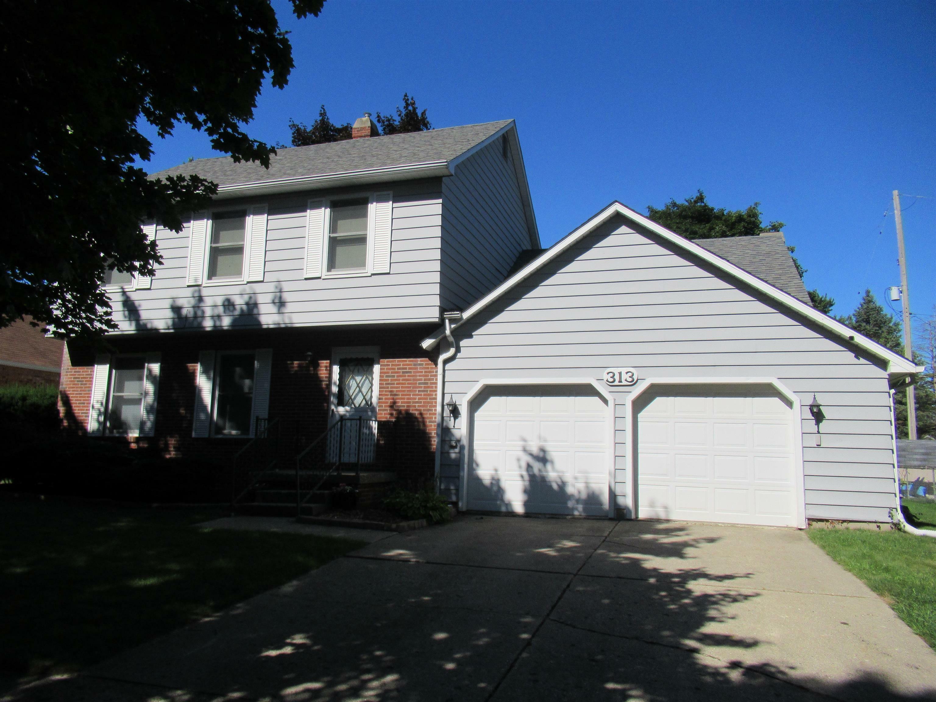 Property Photo:  313 Oakwood Dr  MI 48433 