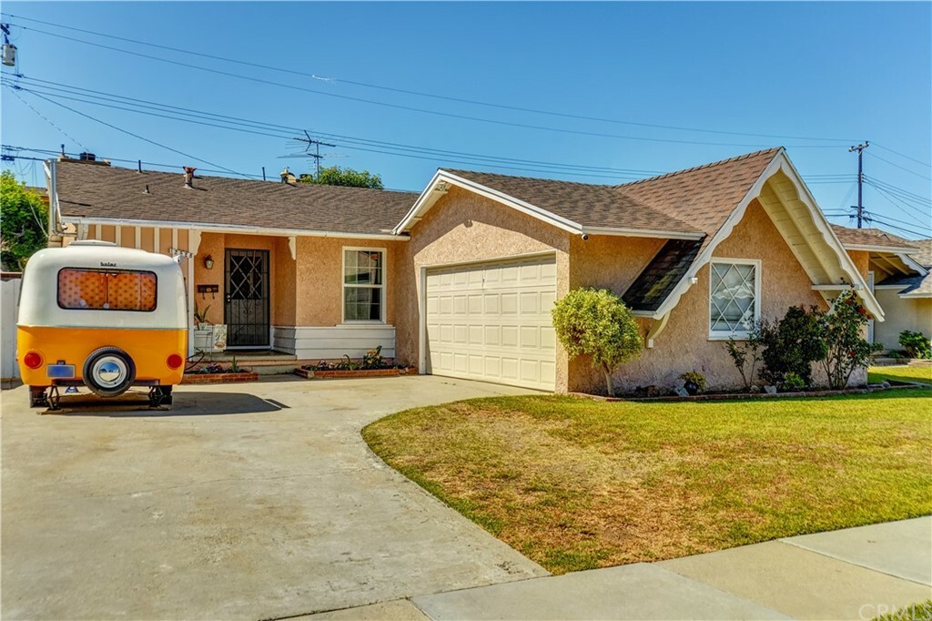 Property Photo: 12528 212th Street CA 90715