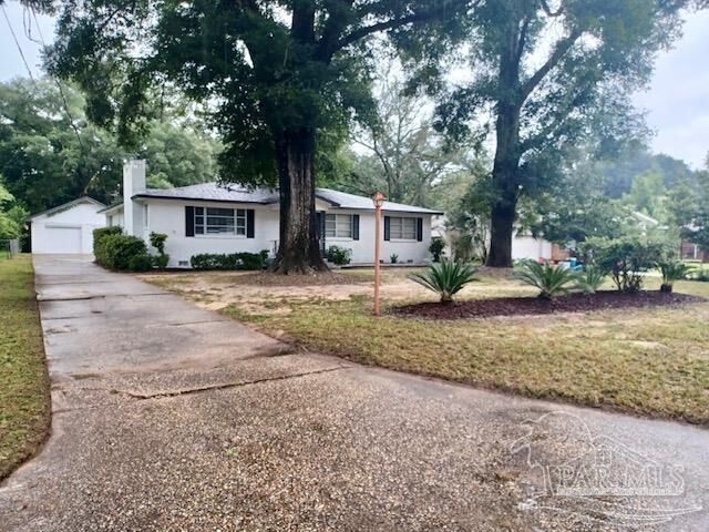 Property Photo:  2003 N 60th Ave  FL 32506 