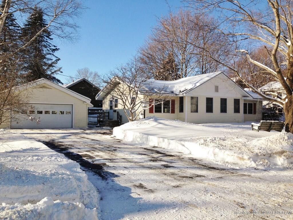 Property Photo:  7 Pleasant Street  ME 04473 