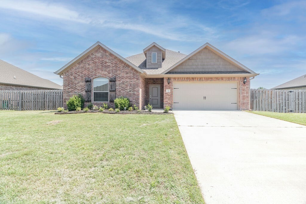 Property Photo:  760 Fontana Street  AR 72719 