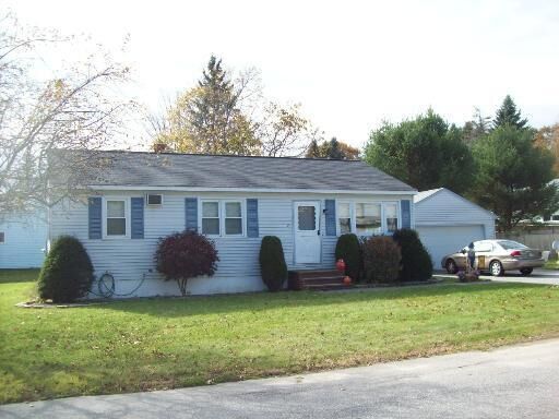 Property Photo: 16 Orchard Circle ME 04240