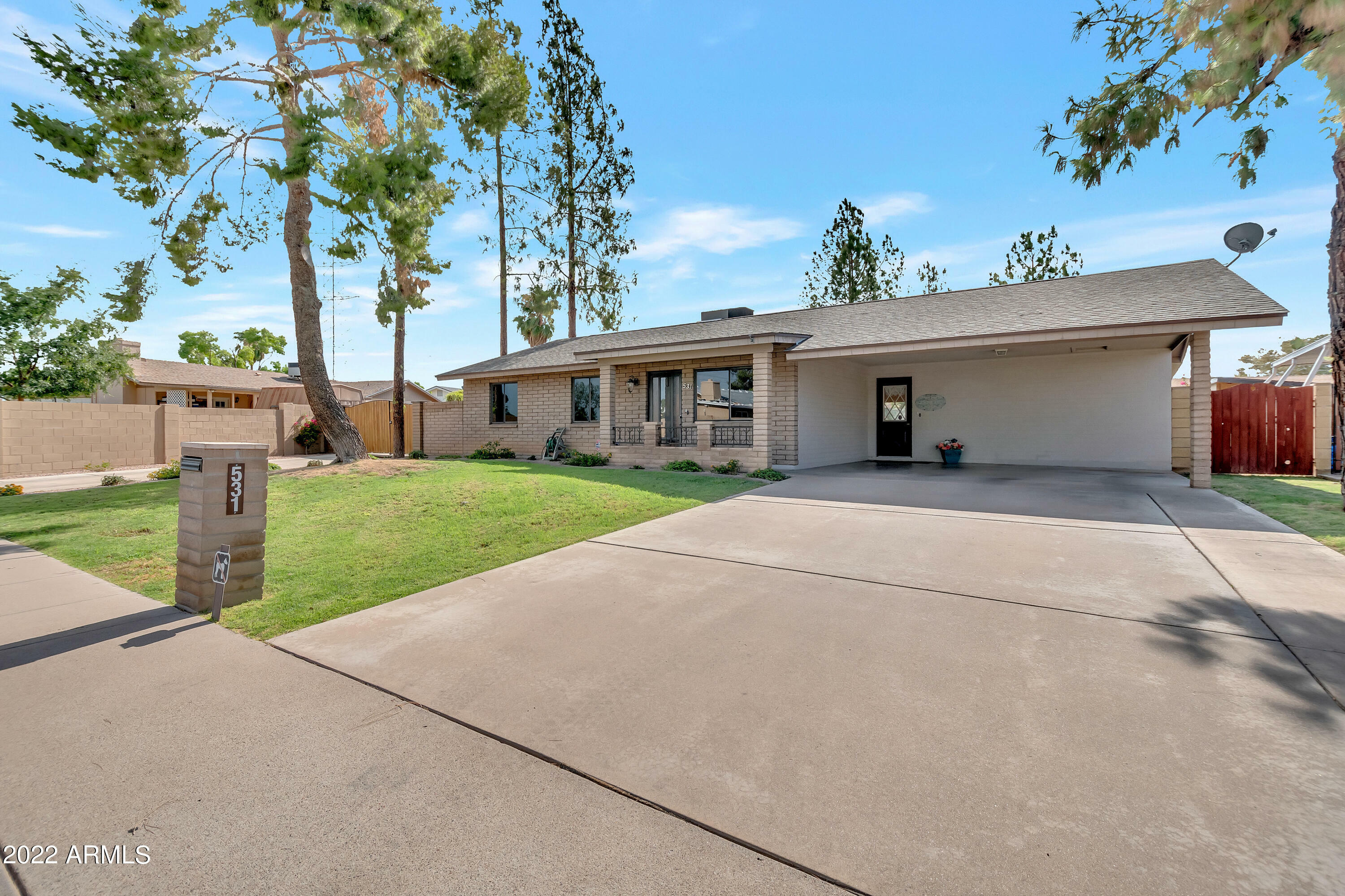 Property Photo:  531 N Los Alamos --  AZ 85213 